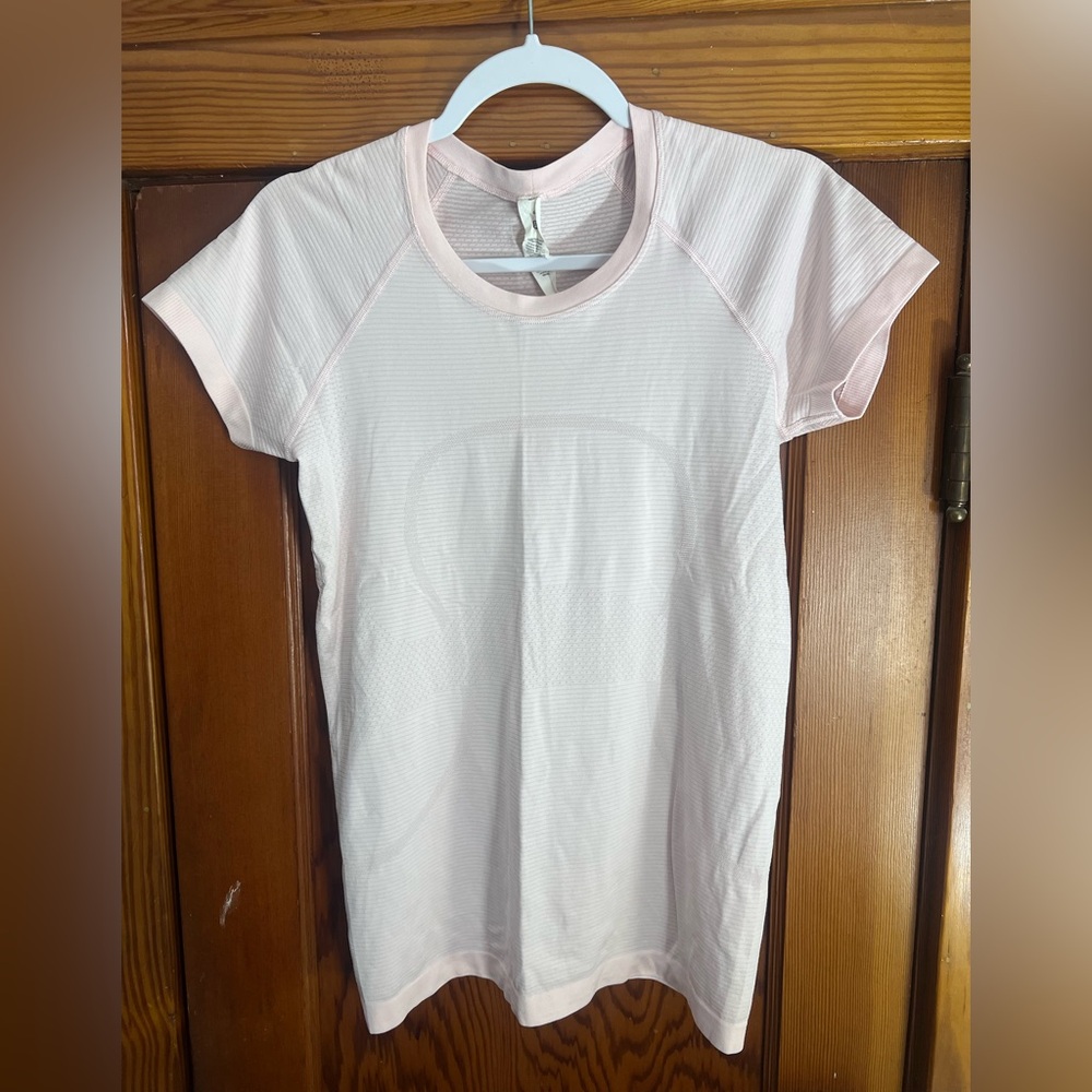 Never worn: Lululemon Swiftly Tech - Light Pink (Milkshake) top size 6
